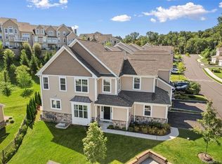 82 Winding Ridge Way #82, Danbury, CT 06810
