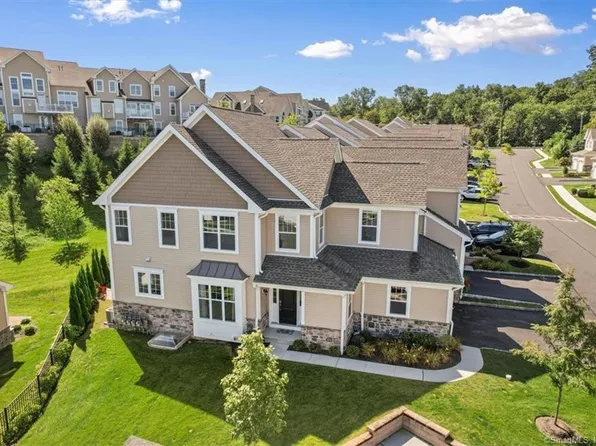 82 Winding Ridge Way #82, Danbury, CT 06810