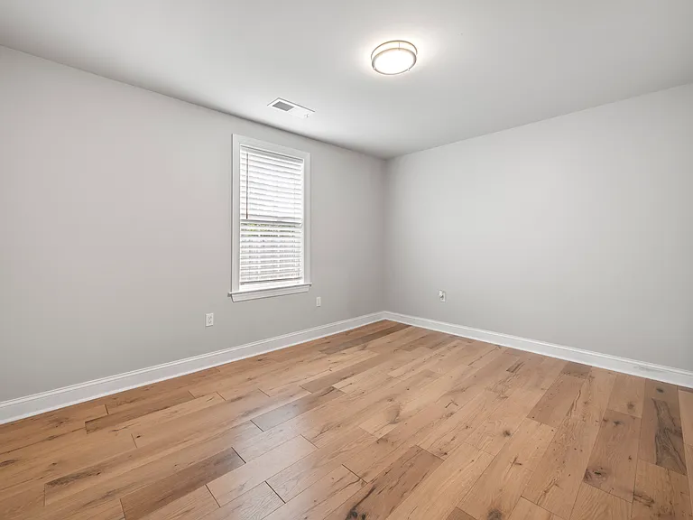 2322 Greenland Ave — Photo 10