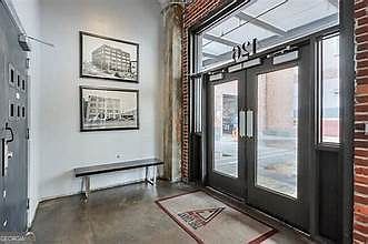 Building Photo 3