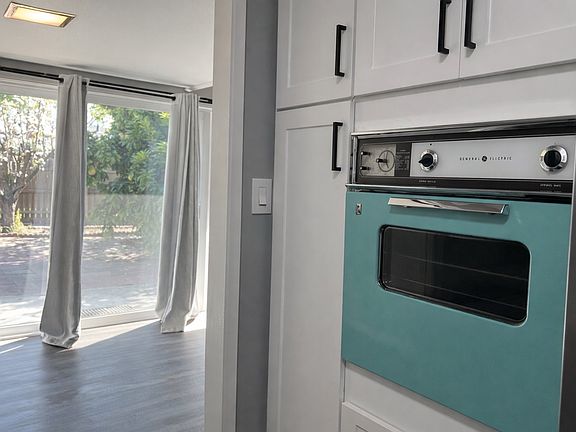 5th image of 426 E Robinhood Dr