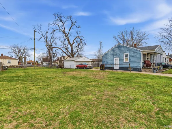 1738 Garfield Ave, Lincoln Park, MI 48146