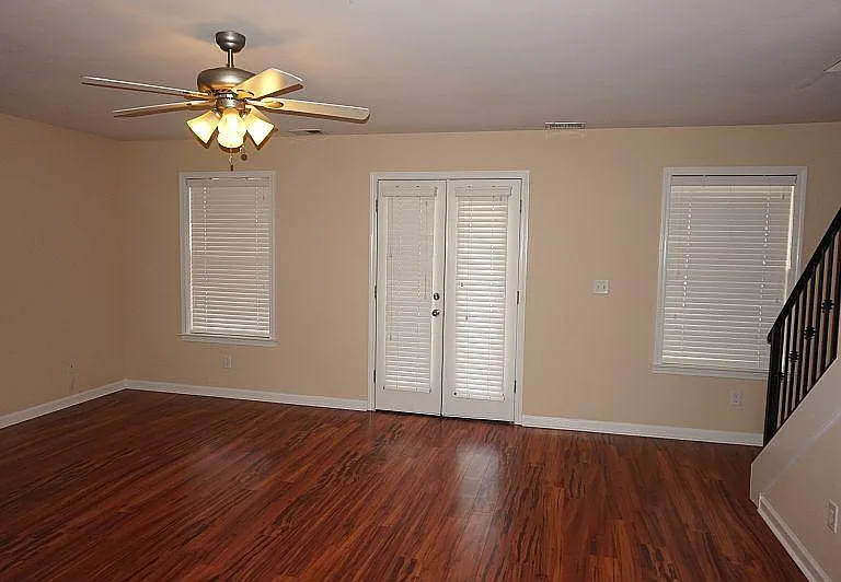 1368 Island Town Dr — Photo 11