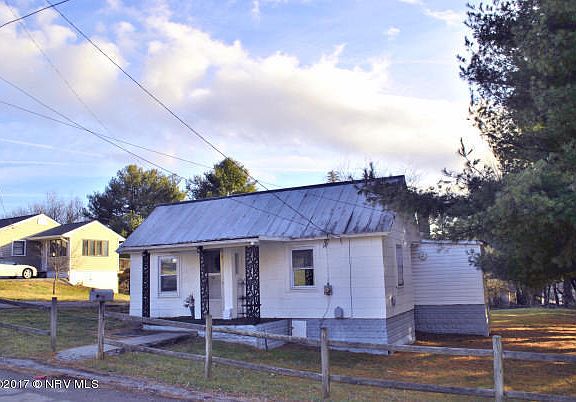 2nd image of 865 Church St