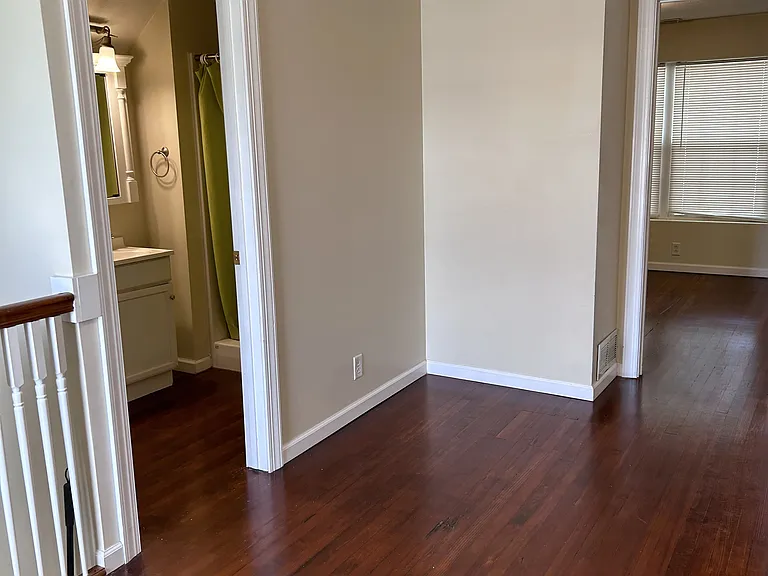 1141 Charleston St — Photo 8