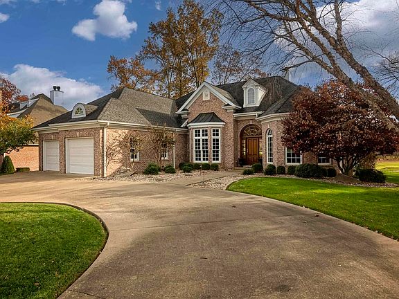 2nd image of 2709 Saint Andrews Dr