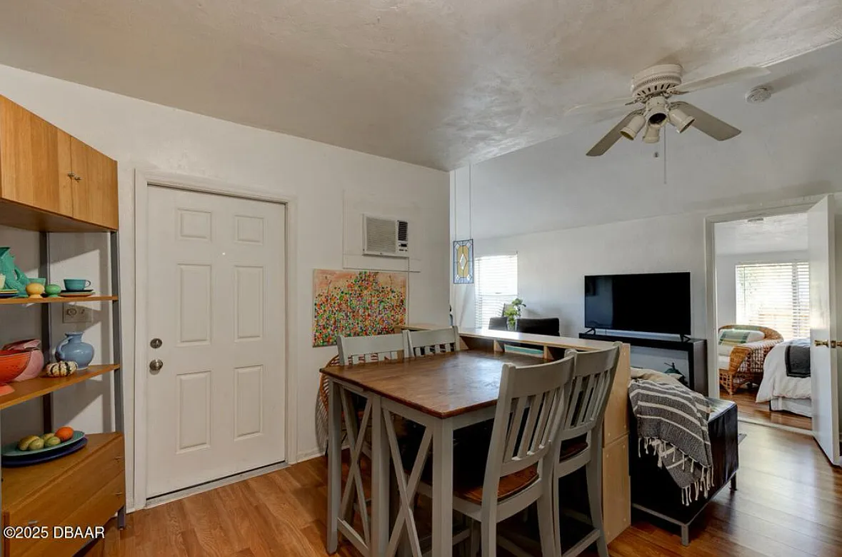 Building Photo - 421 N Peninsula Dr #1