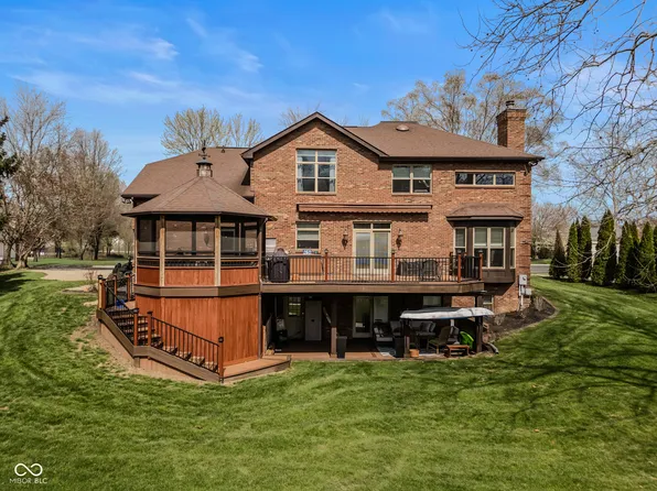 4695 Stonebridge Ct, Columbus, IN 47201