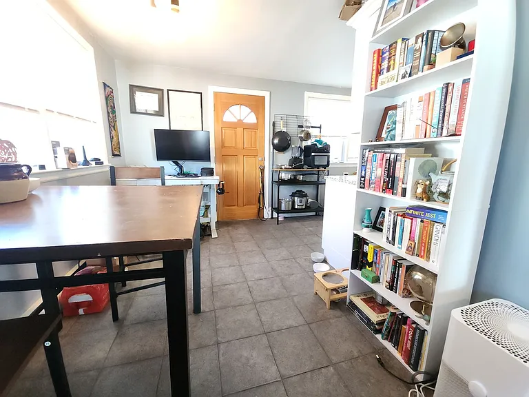 7 Westglow St #7 — Photo 2