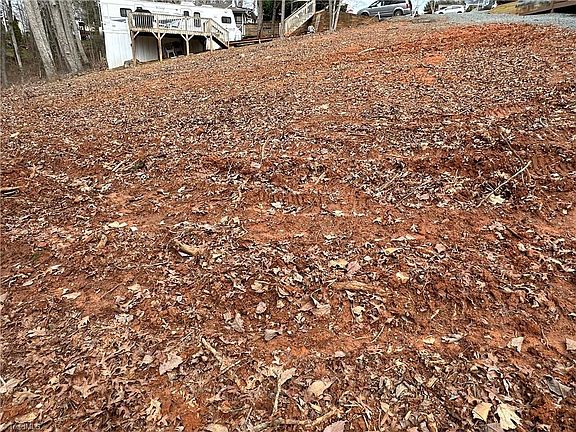 4th image of 123 Deerfield Ln