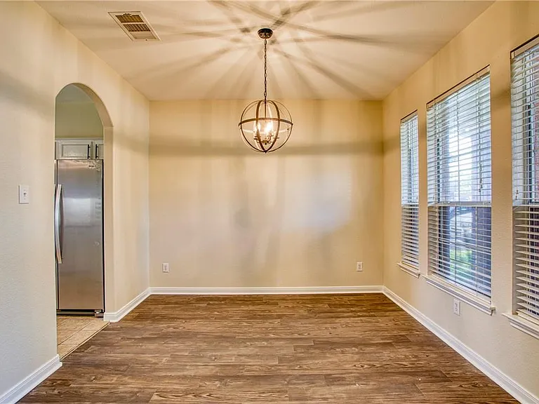 1107 Middle Brook Dr — Photo 6