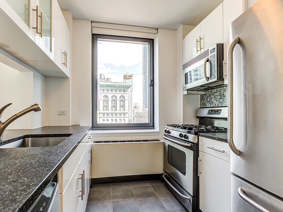 1st image of 9 W 31st St APT 15c