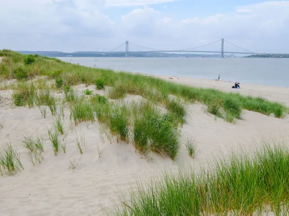 3626 Bayview Avenue image 28 of 32