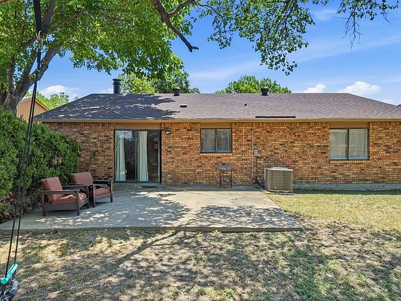 4th image of 5821 Maiden Ln