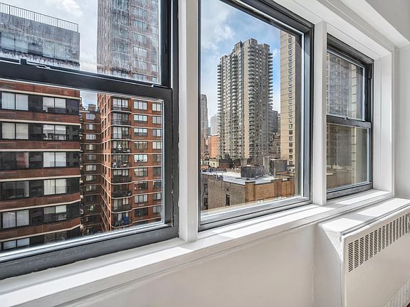 3rd image of 333 E 75th St #Ff