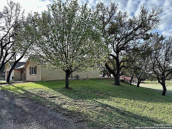 4th image of 206 E ESTATES DR