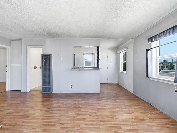 4th image of 2385 Pierpont Blvd