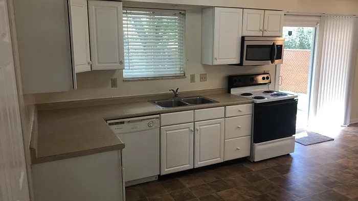 4900 Scothills Dr — Photo 15