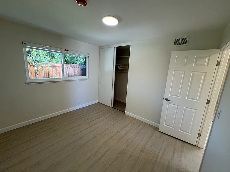 1126 Steinway Ave — Photo 15