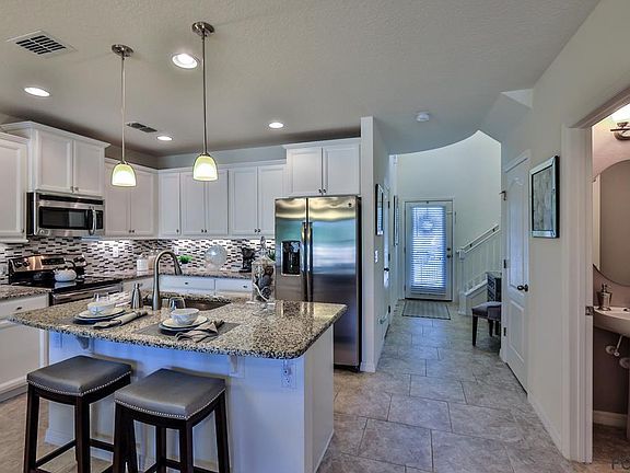 5th image of 204 Tarracina Way