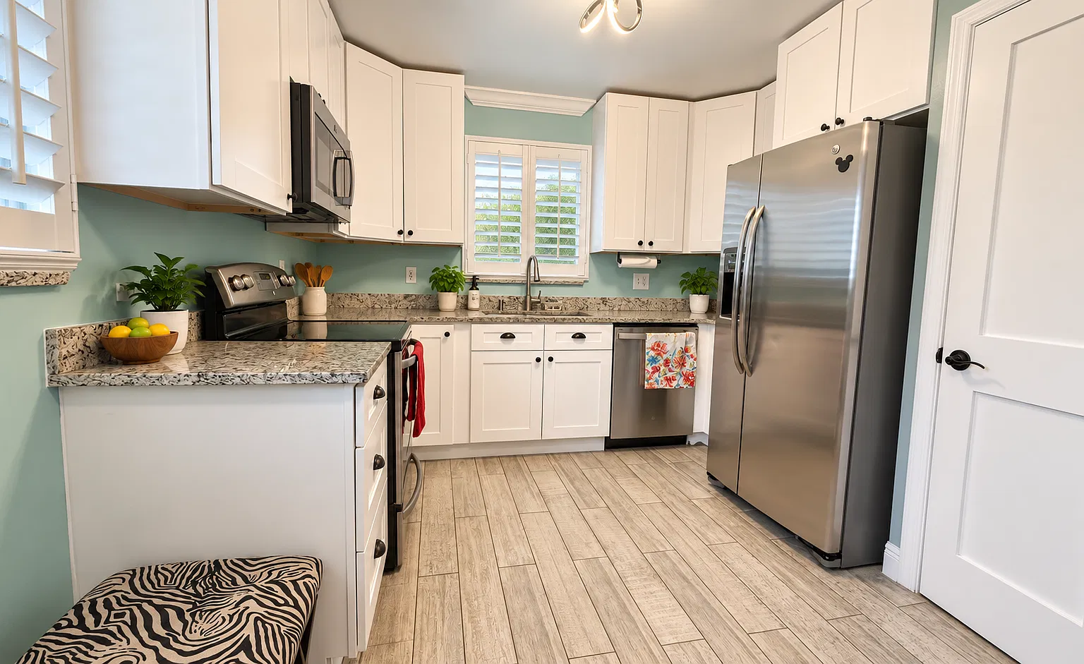 3 bed, 1310 sqft, $2,000 — Photo 2