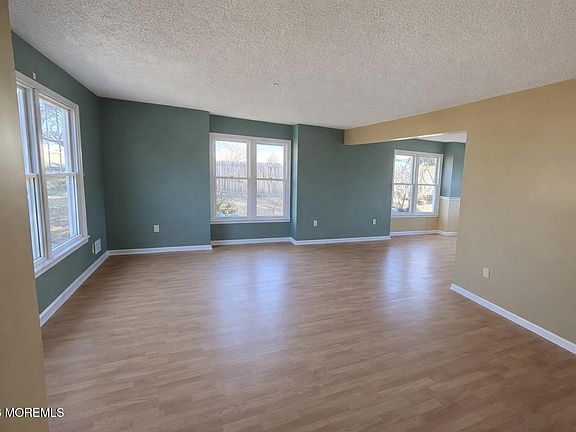 4th image of 18 Plymouth Drive