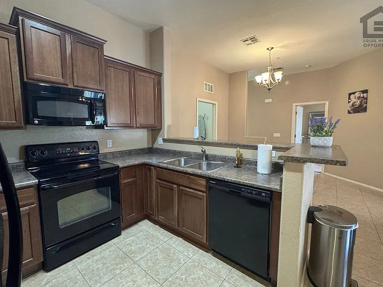 2727 N Price Rd #6 — Photo 13