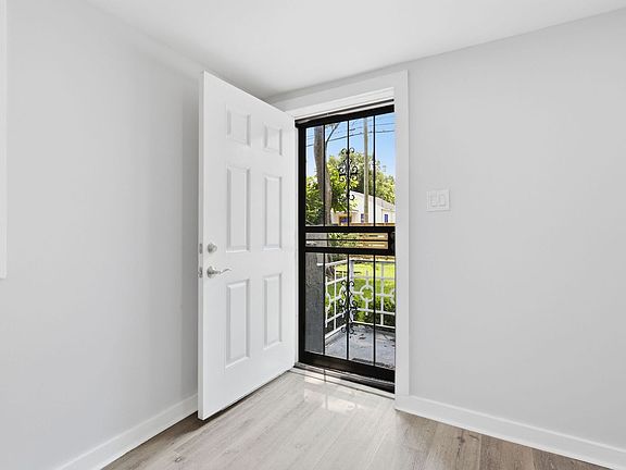 5th image of 2834 Clifton Ave