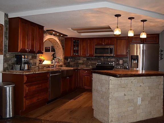 3rd image of 6329 Kathleen Dr