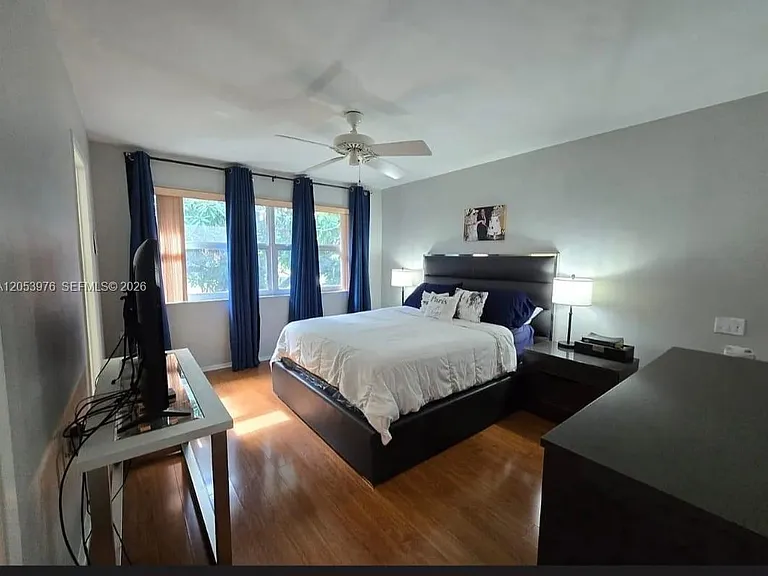 1103 Bahama Bnd #H2 — Photo 10