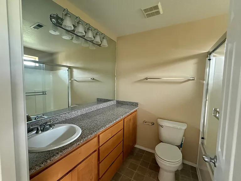 10060 NW Brighton Ln — Photo 8