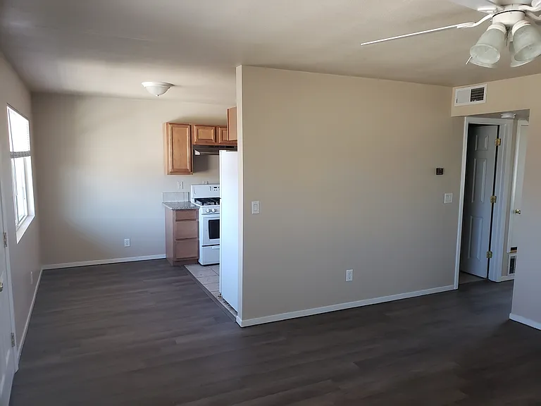 Comstock Apartments — Photo 6