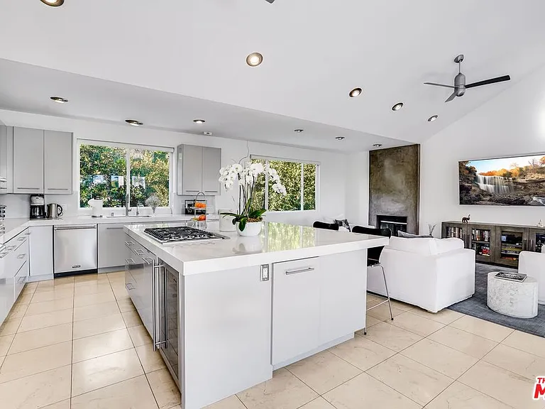 28927 W Beach Ln — Photo 9