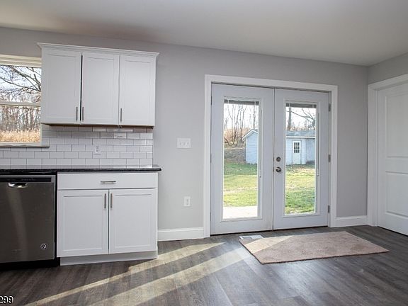 4th image of 314 Greenwich St