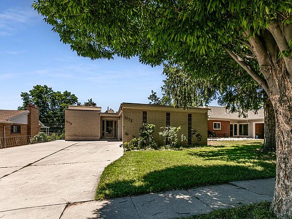 3rd image of 1772 S Laurelhurst Dr