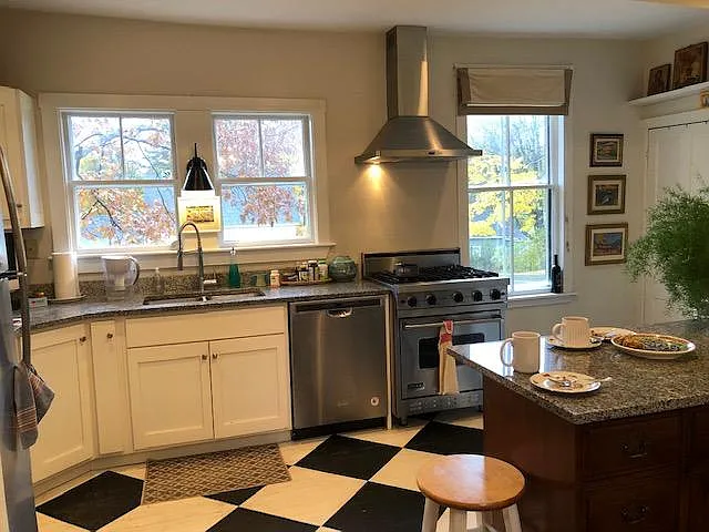 28 Bridge St — Photo 4