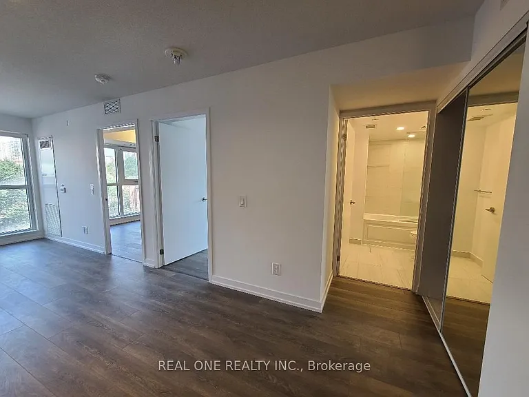 219 Dundas St E #511 — Photo 15