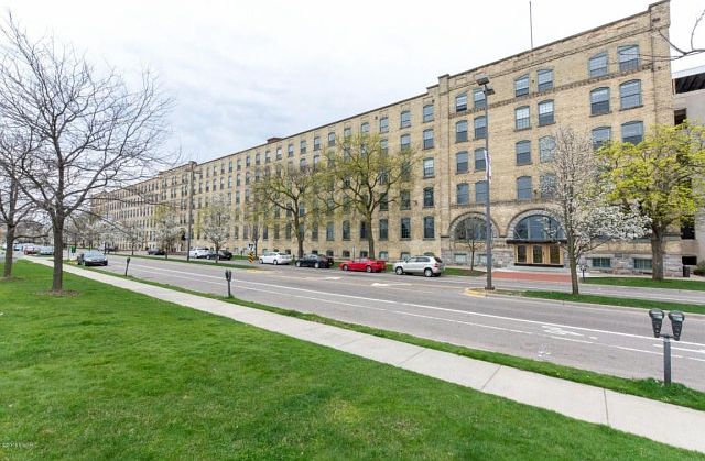 1st image of 940 Monroe Ave NW Unit 323