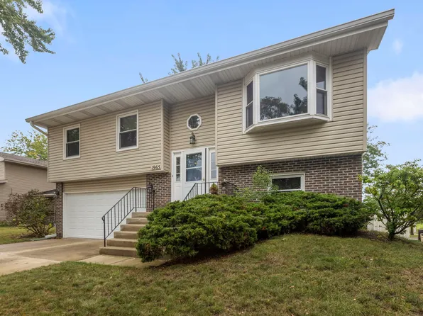 1965 Crescent Ln, Hoffman Estates, IL 60169