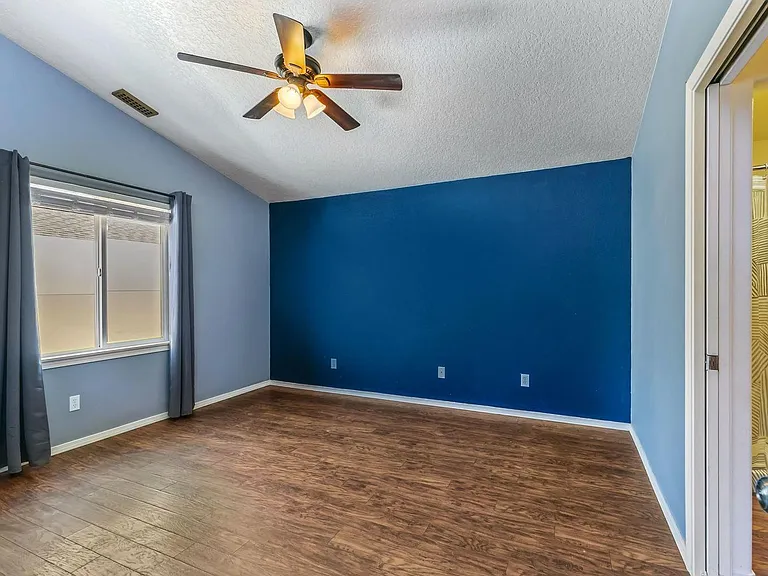 63168 Lancaster St — Photo 8