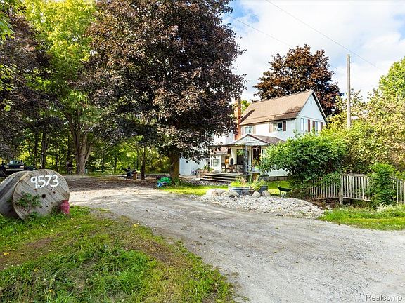 3rd image of 9573 Beard Rd