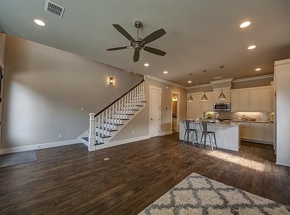 2nd image of 260 Crickett Ct