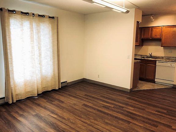 3rd image of 507 W Wilson St #8179679