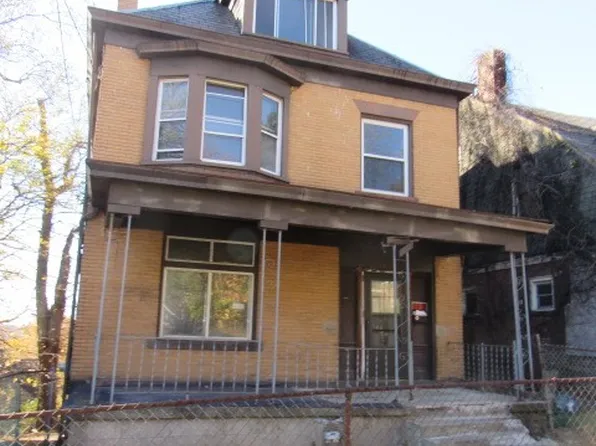 1515 Foliage St, Pittsburgh, PA 15221