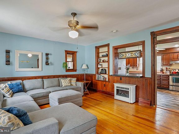 2nd image of 109 Sunnyside Ave