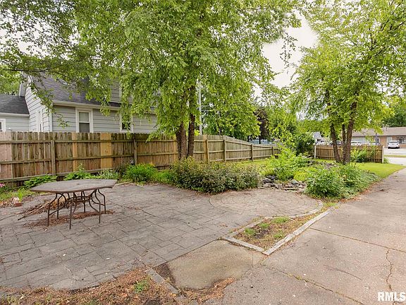 3rd image of 3006 Kennedy Dr