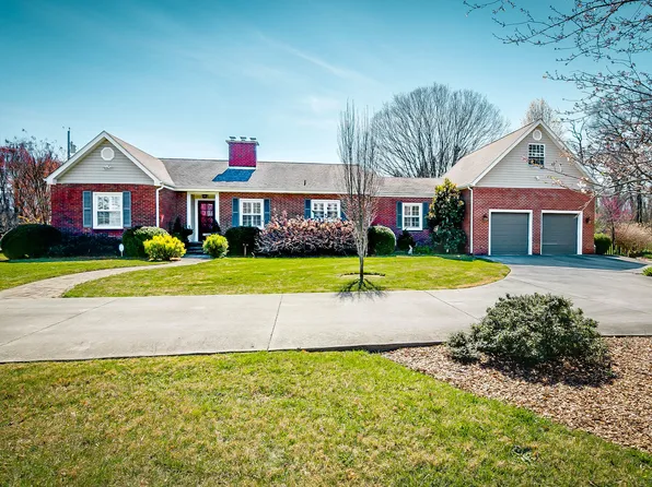 2907 W Walnut St, Johnson City, TN 37604