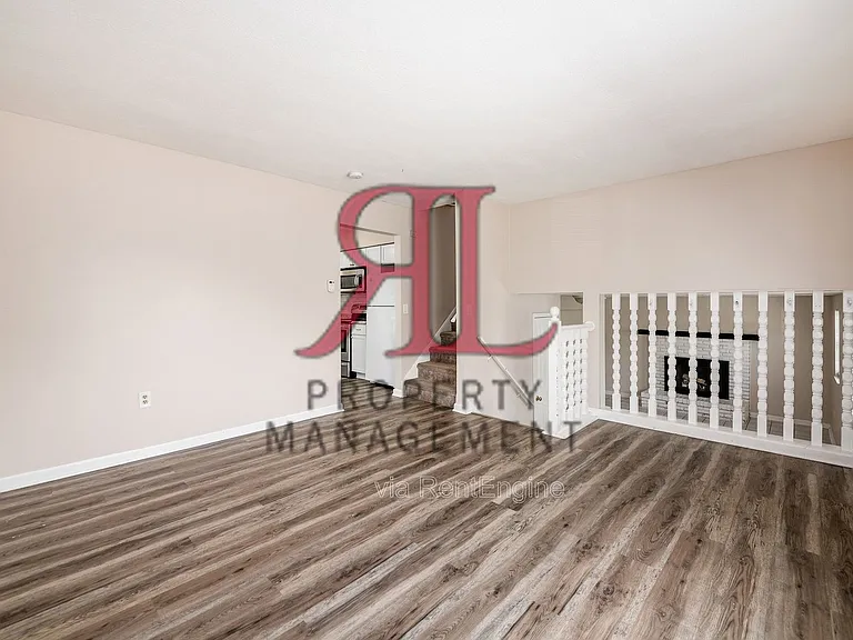 4922 Dunlap Rd — Photo 5
