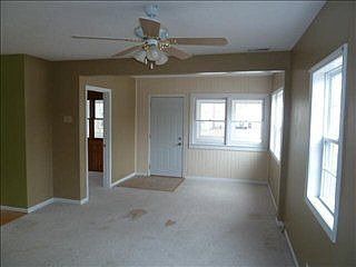 4th image of 305 College Ave