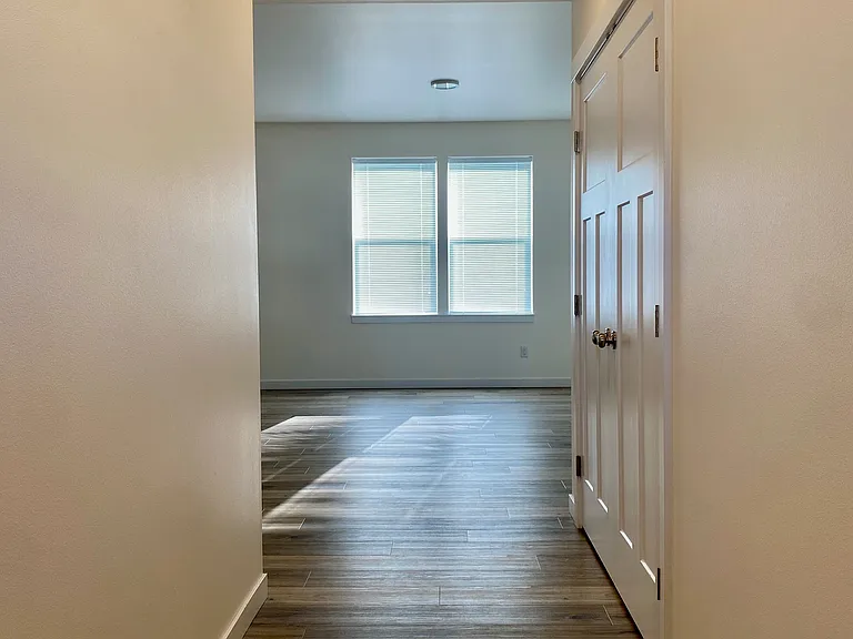 2285 Brome St — Photo 1